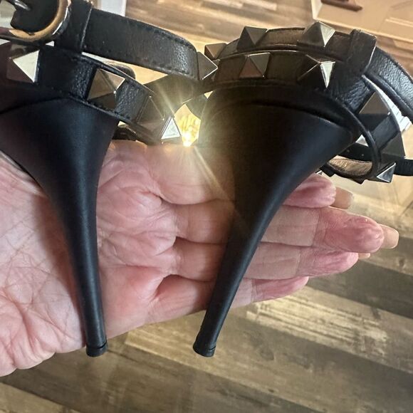 Valentino Garavani Rockstud Black Women's Shoes - Picture 14 of 14